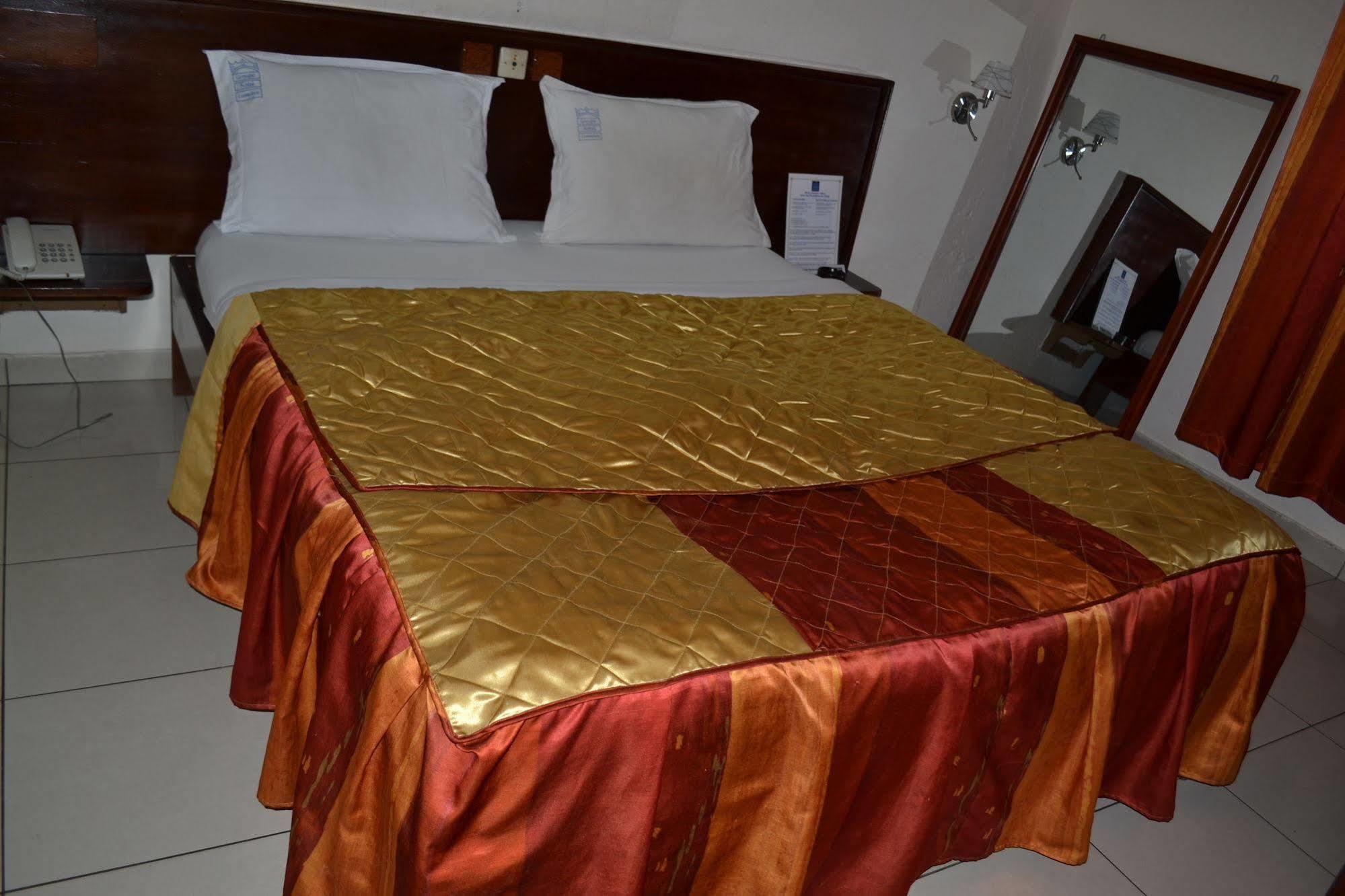 Hotel Lumiere Akwa Douala Dış mekan fotoğraf