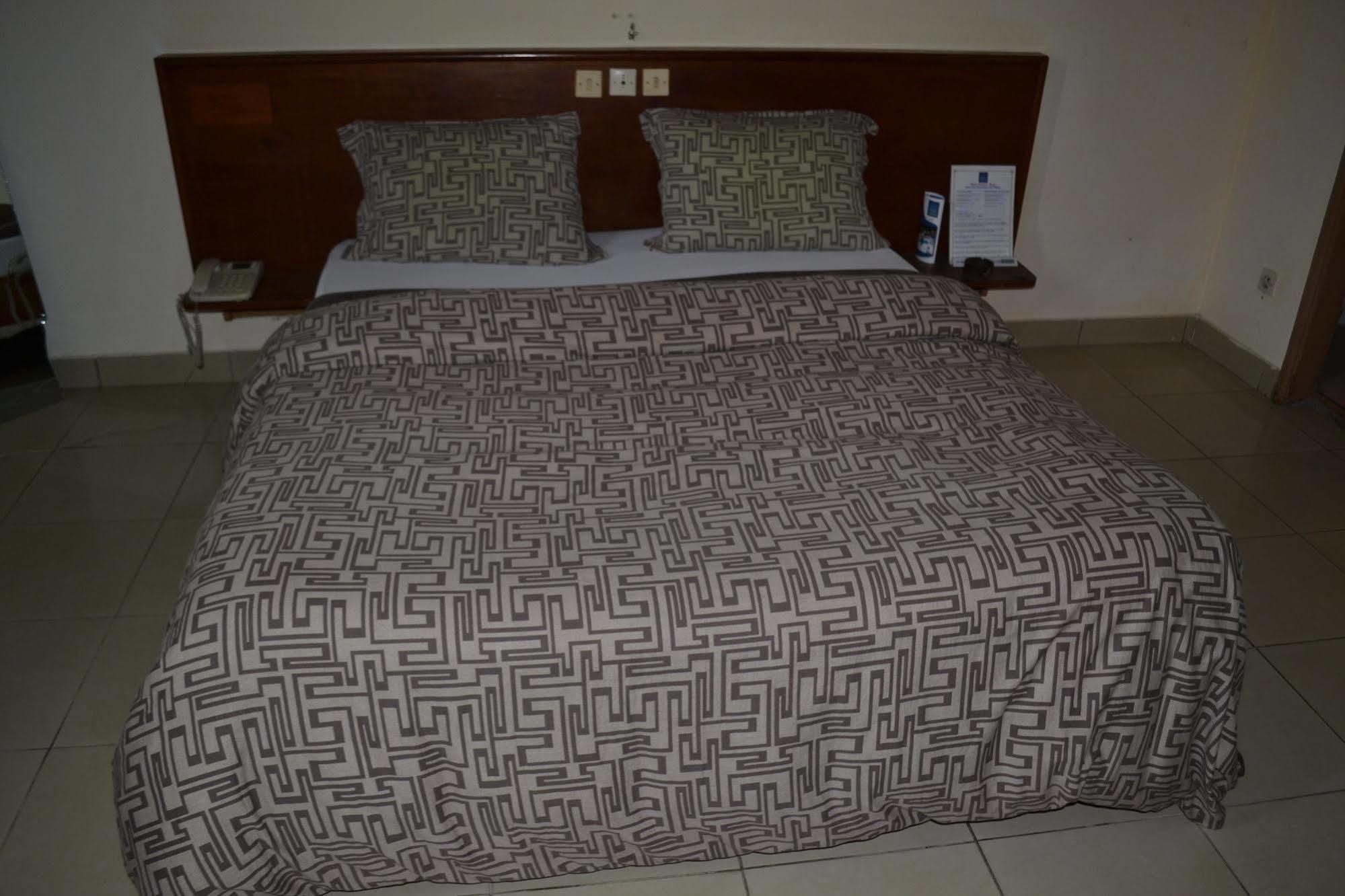 Hotel Lumiere Akwa Douala Dış mekan fotoğraf